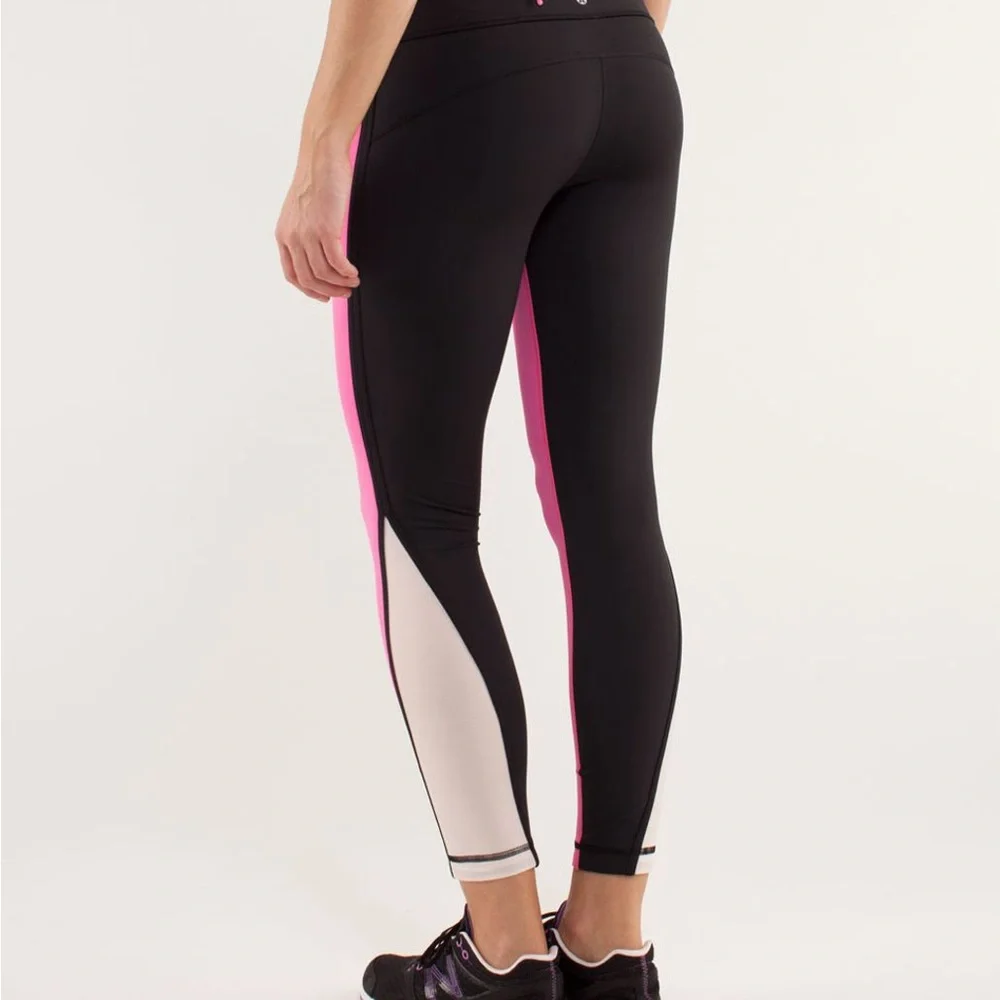 Lululemon Run: Pace Tight
Pinkelicious / Black / Parfait Pink - Size 6 - Picture 3 of 15